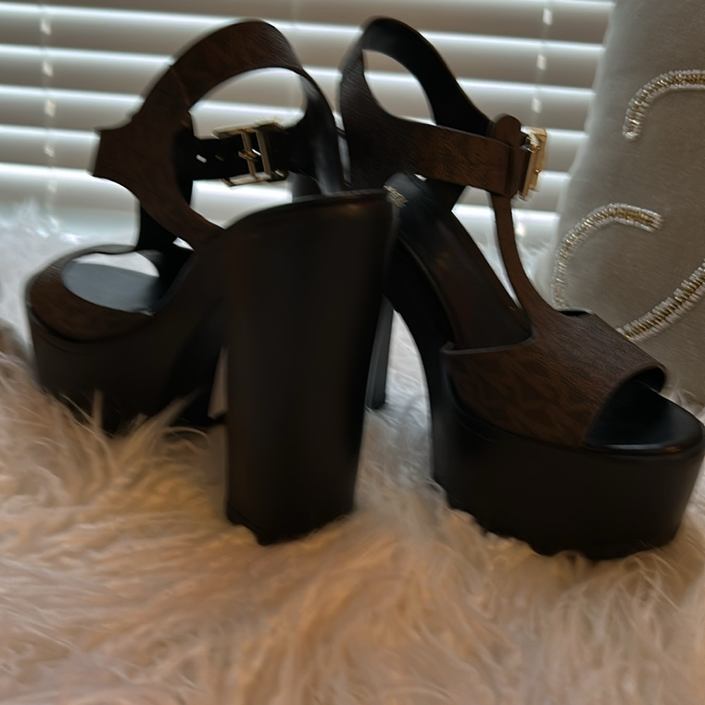 Michael Kors Brown Platform Sandals - Picture 2 of 3